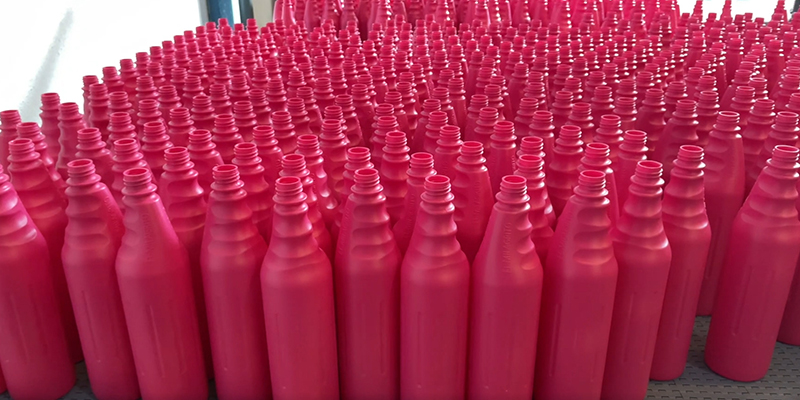 El nuevo impuesto al plástico afecta de lleno a los productos de Fabrienvaf Nuca «El Milagrito»